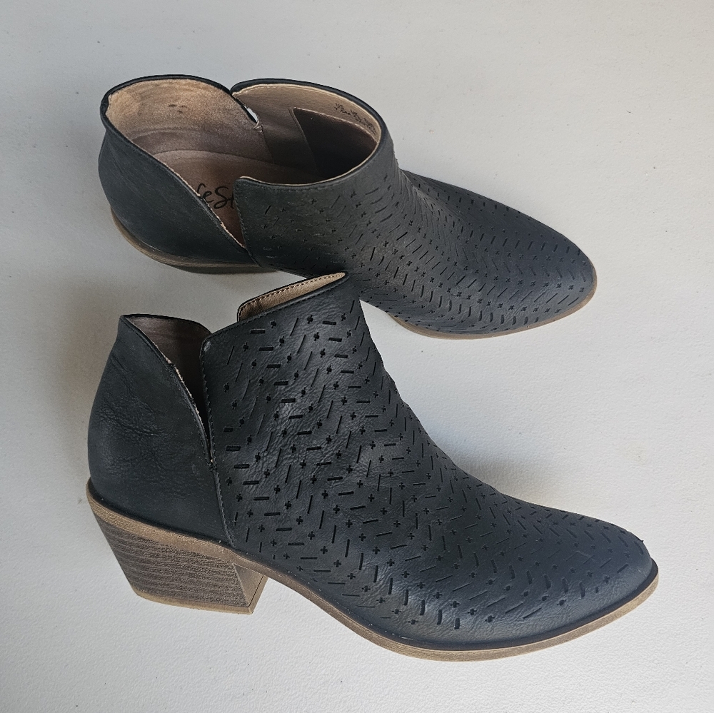 LifeStride Ankle Boots, Size 7.5, Genuine Leather, Black, 2" Heel, Cowgirl, Moto